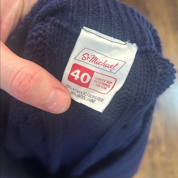 Vintage 90s Wool Blend Cable Knit V-Neck Sweater - Picture 9 of 10